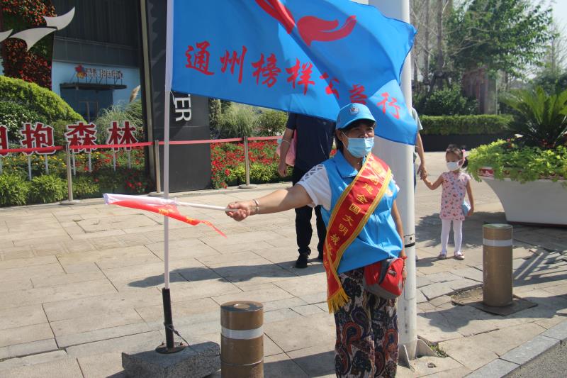 <strong>男人操女人黄网站</strong>